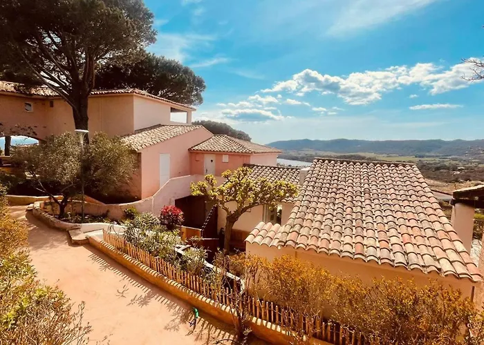 Tres Bel A Santa Giulia Appartement *